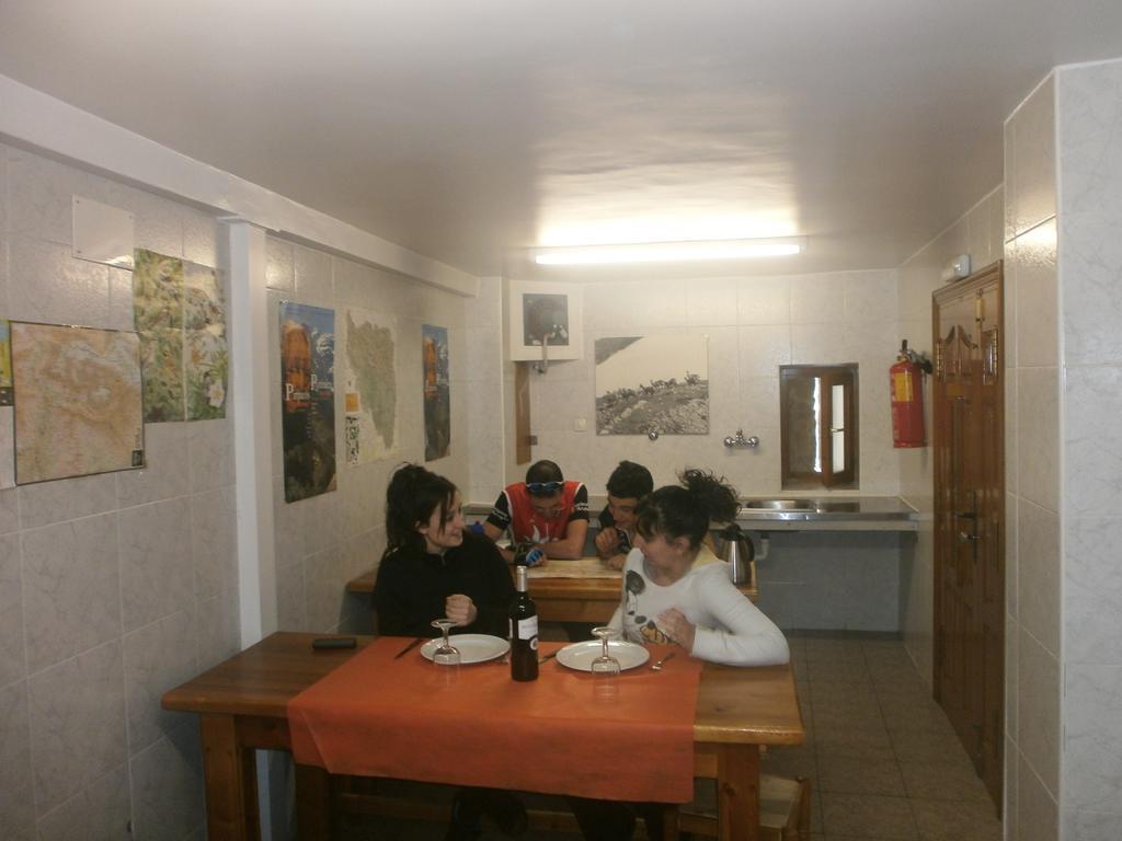 Refugio Lucien Briet Hostel Torla Phòng bức ảnh